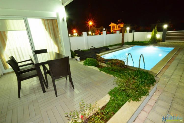 Villa Sante-Denize 400 M aile villası